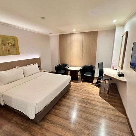 Orchardz Hotel Industri Jakarta Kemayoran Esterno foto