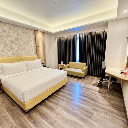 Orchardz Hotel Industri Jakarta Kemayoran Esterno foto