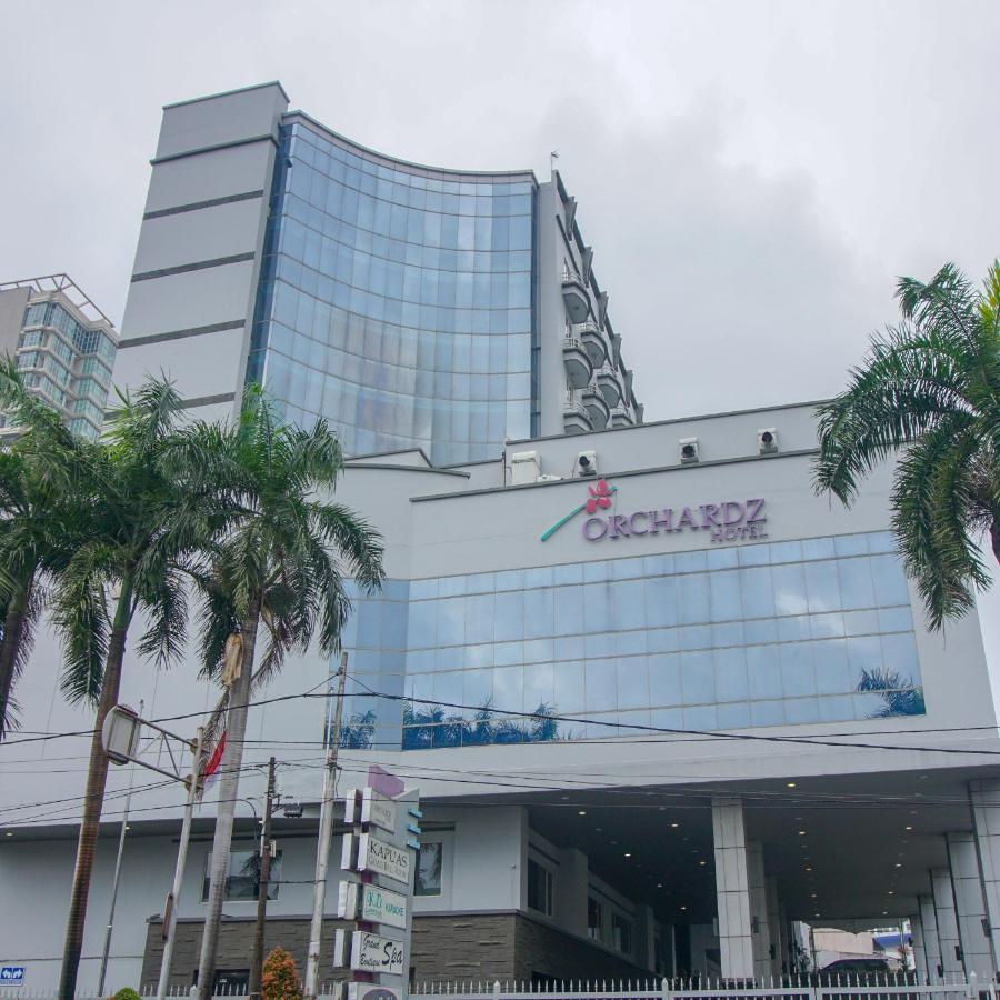 Orchardz Hotel Industri Jakarta Kemayoran Esterno foto