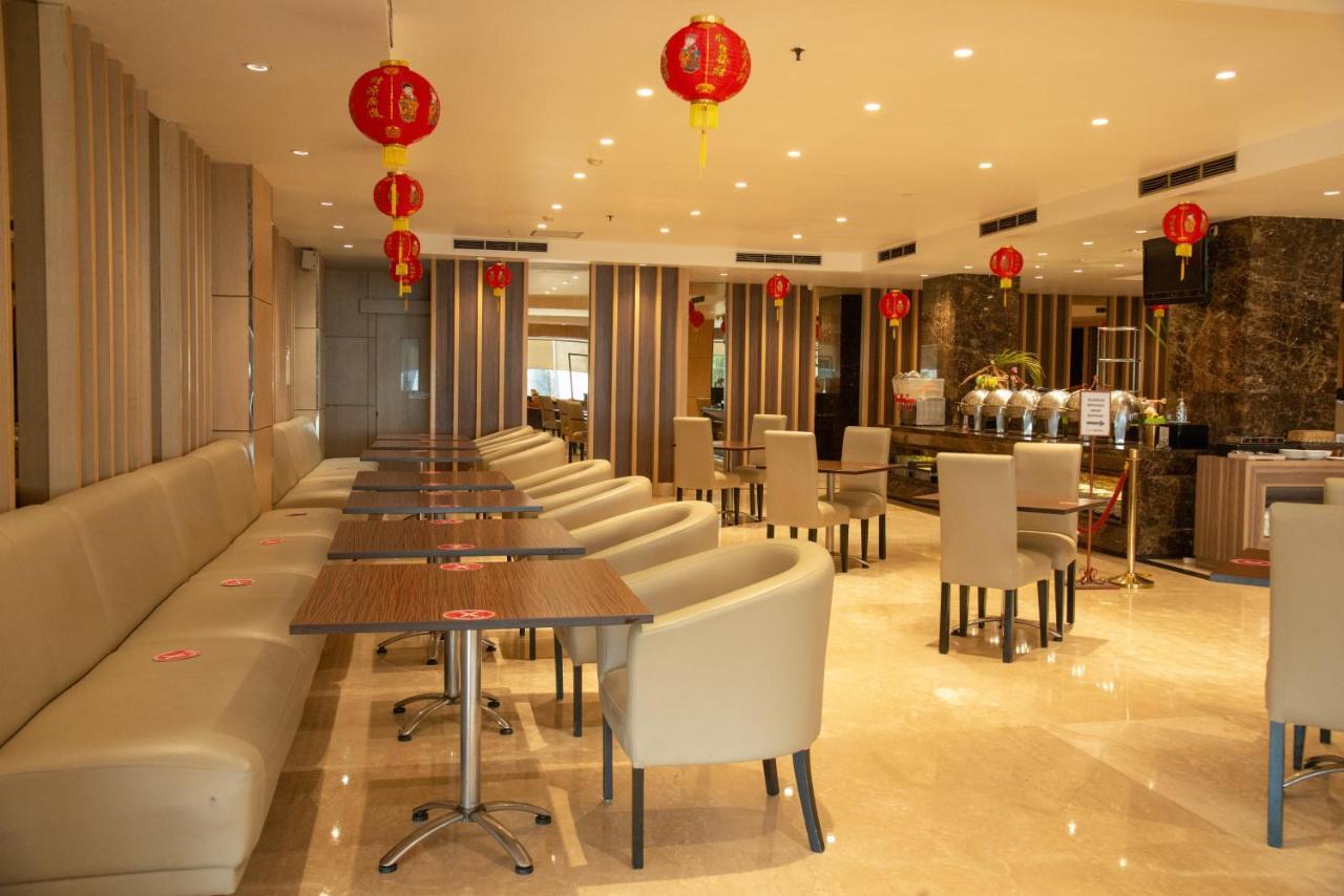 Orchardz Hotel Industri Jakarta Kemayoran Esterno foto