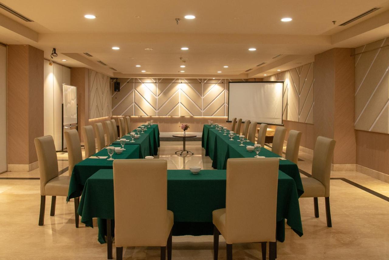 Orchardz Hotel Industri Jakarta Kemayoran Esterno foto
