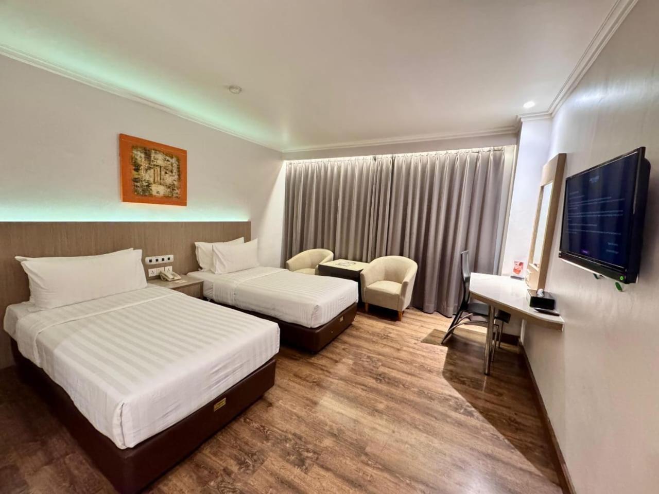 Orchardz Hotel Industri Jakarta Kemayoran Esterno foto