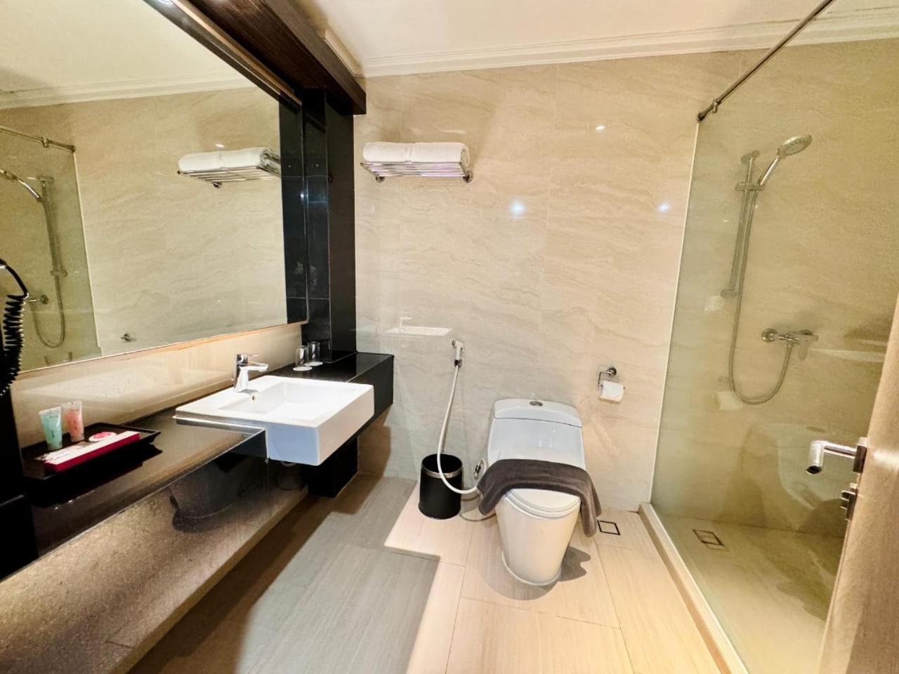 Orchardz Hotel Industri Jakarta Kemayoran Esterno foto